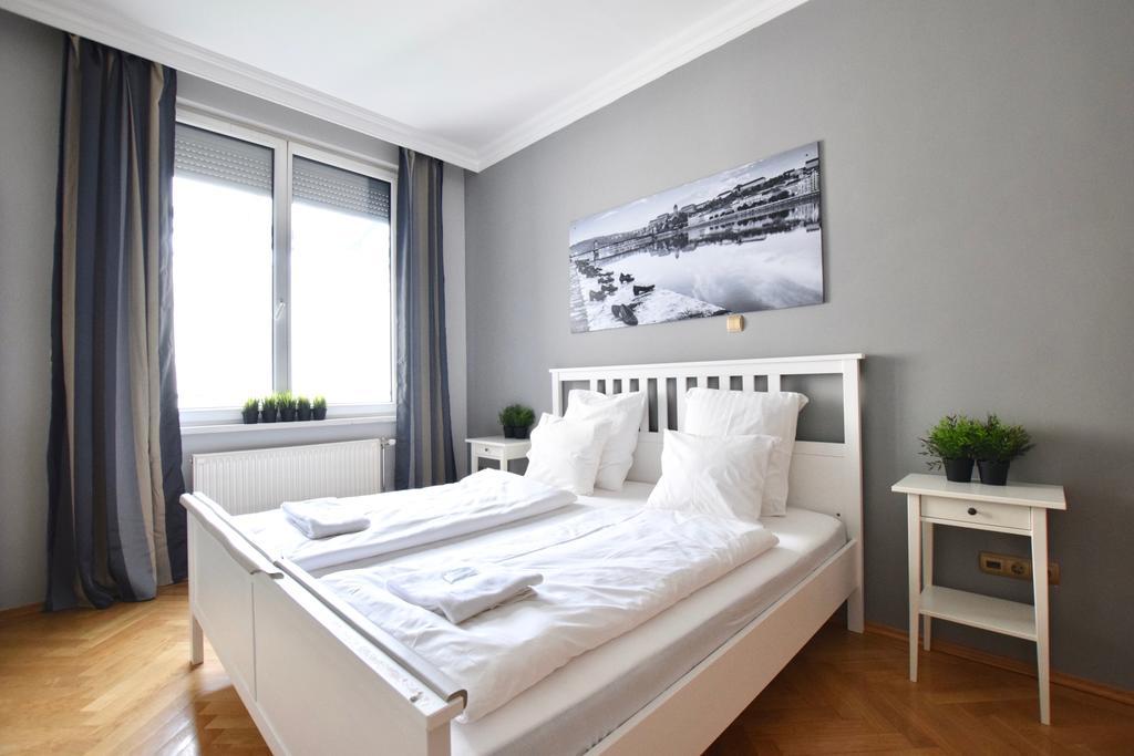 Standerd Apartment By Hi5 - Lovag Family Suites Budapešť Exteriér fotografie