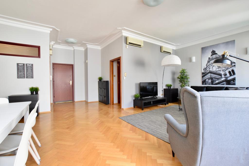 Standerd Apartment By Hi5 - Lovag Family Suites Budapešť Exteriér fotografie