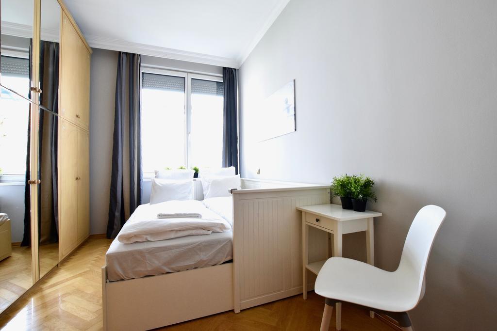Standerd Apartment By Hi5 - Lovag Family Suites Budapešť Exteriér fotografie