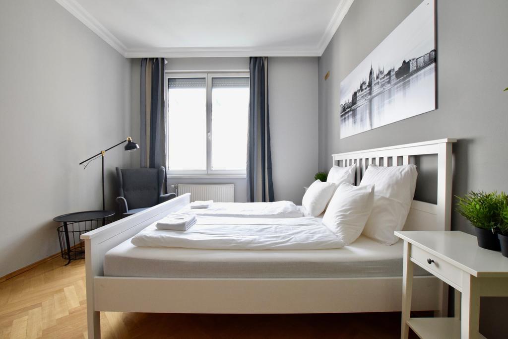 Standerd Apartment By Hi5 - Lovag Family Suites Budapešť Exteriér fotografie