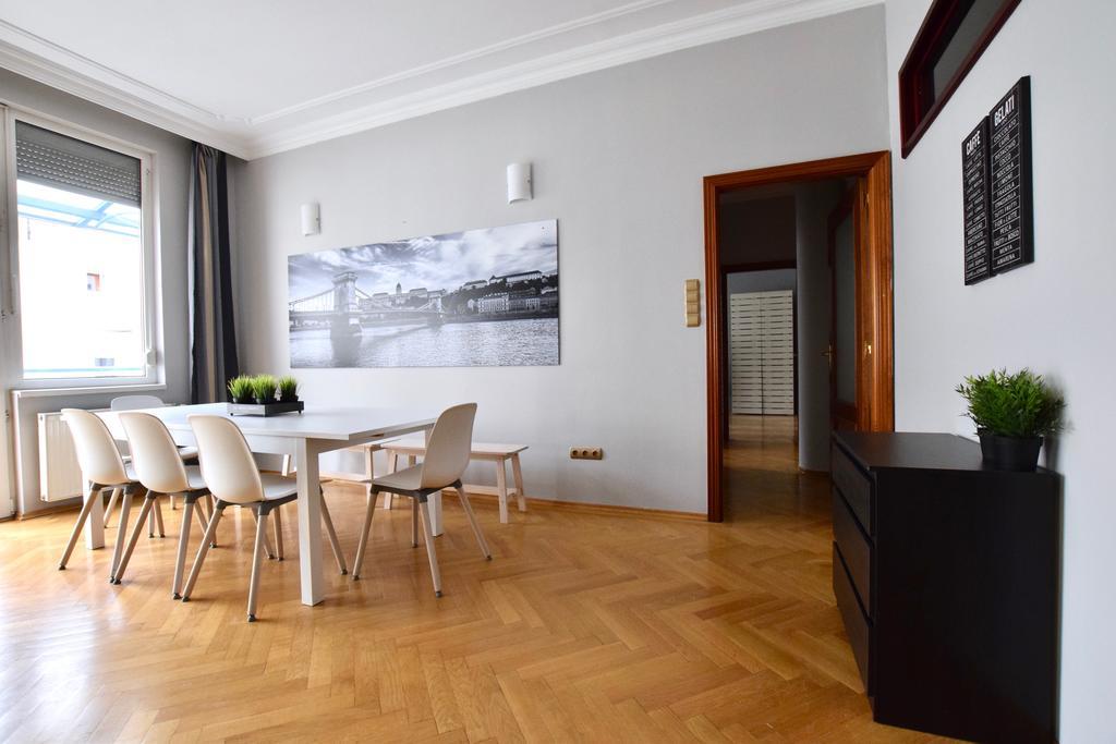 Standerd Apartment By Hi5 - Lovag Family Suites Budapešť Exteriér fotografie