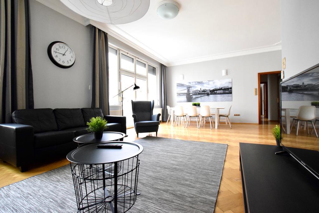 Standerd Apartment By Hi5 - Lovag Family Suites Budapešť Exteriér fotografie