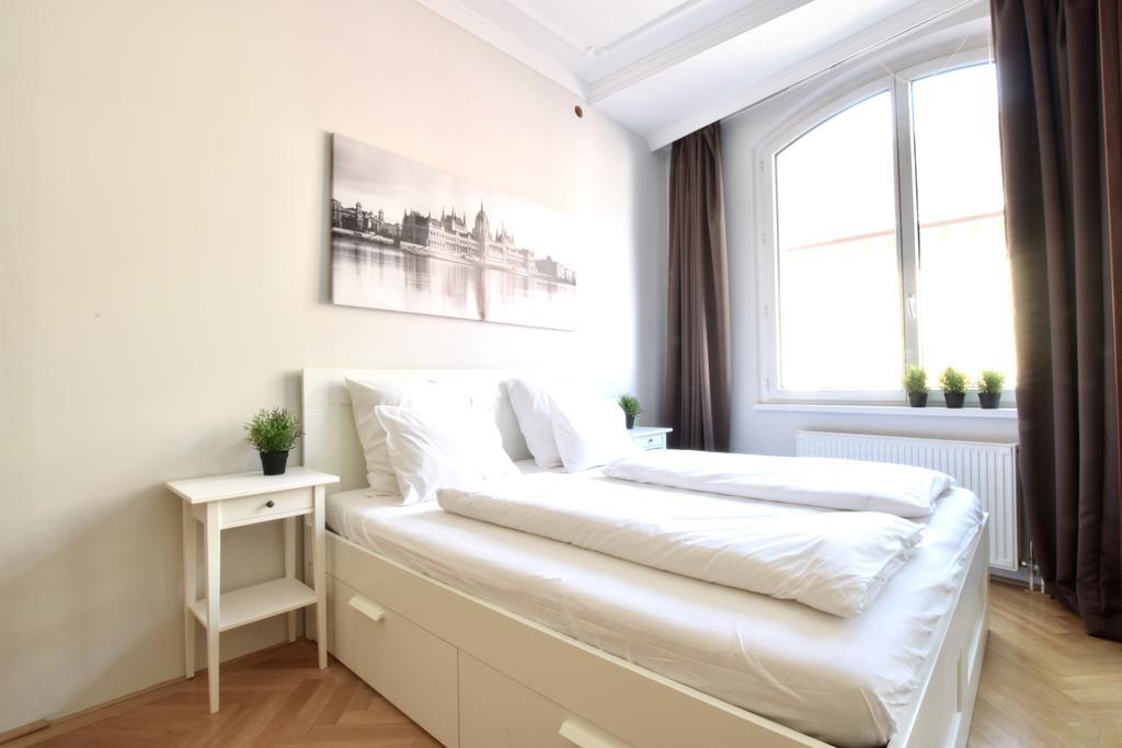 Standerd Apartment By Hi5 - Lovag Family Suites Budapešť Exteriér fotografie