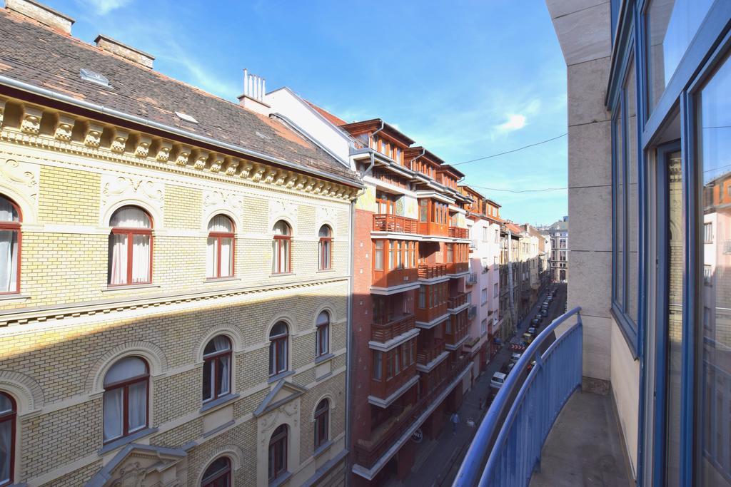 Standerd Apartment By Hi5 - Lovag Family Suites Budapešť Exteriér fotografie