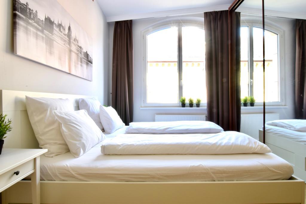 Standerd Apartment By Hi5 - Lovag Family Suites Budapešť Exteriér fotografie