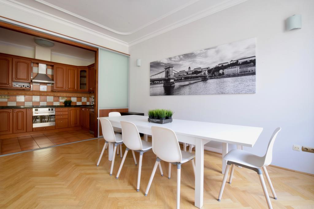 Standerd Apartment By Hi5 - Lovag Family Suites Budapešť Exteriér fotografie