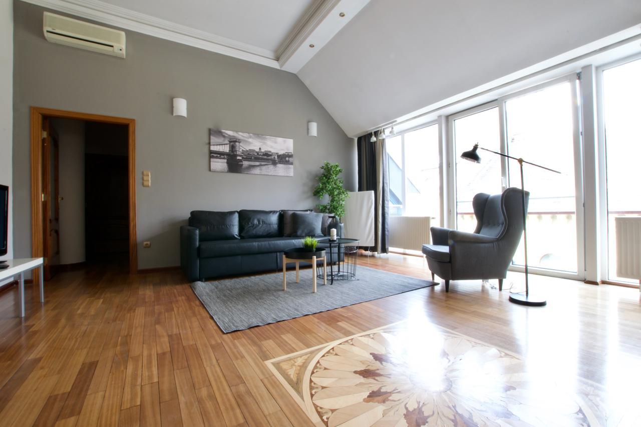Standerd Apartment By Hi5 - Lovag Family Suites Budapešť Exteriér fotografie