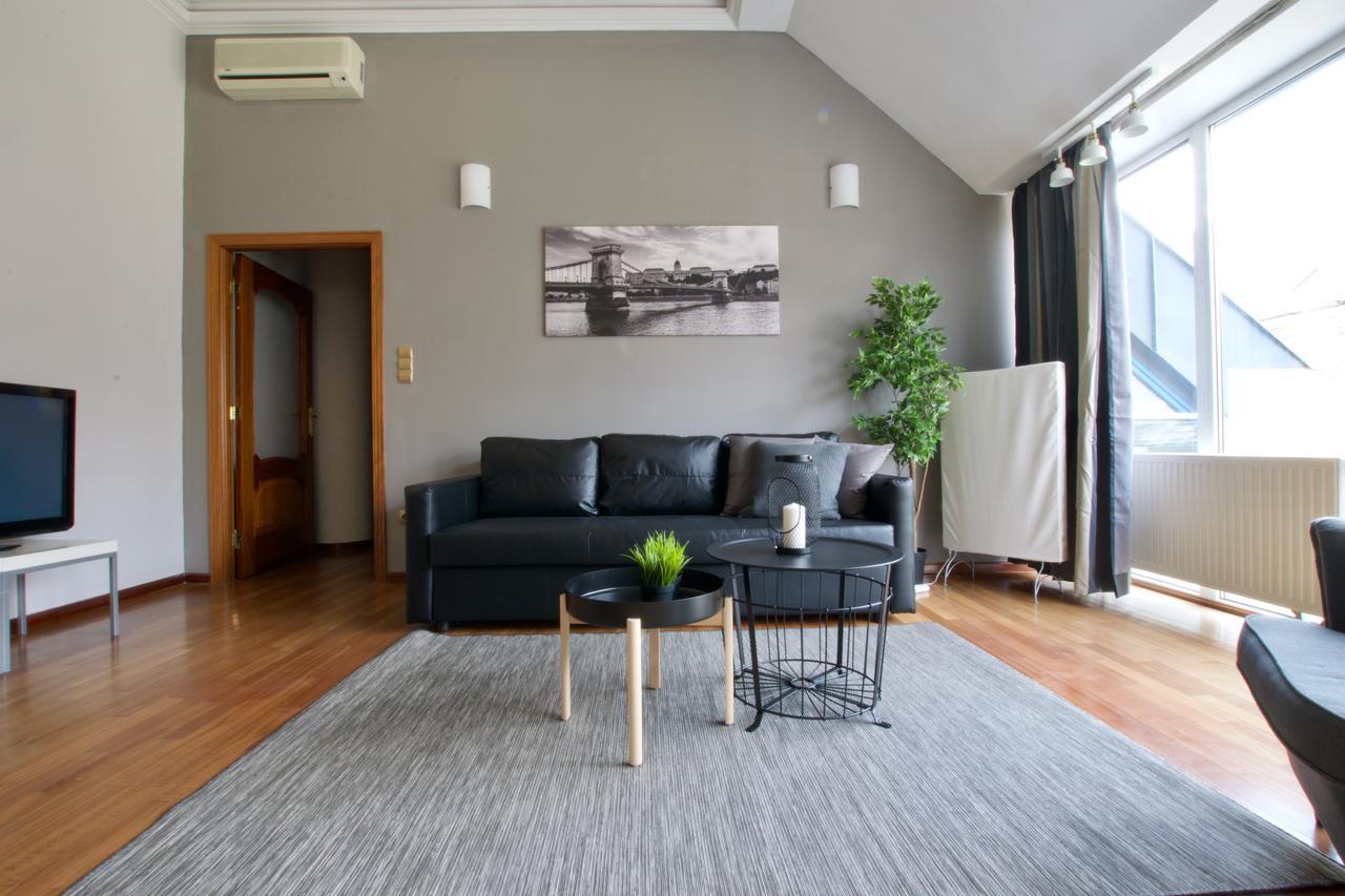 Standerd Apartment By Hi5 - Lovag Family Suites Budapešť Exteriér fotografie