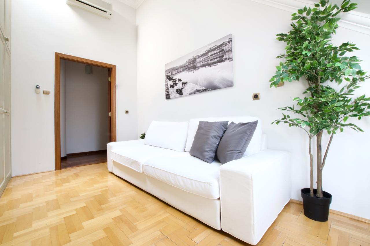 Standerd Apartment By Hi5 - Lovag Family Suites Budapešť Exteriér fotografie