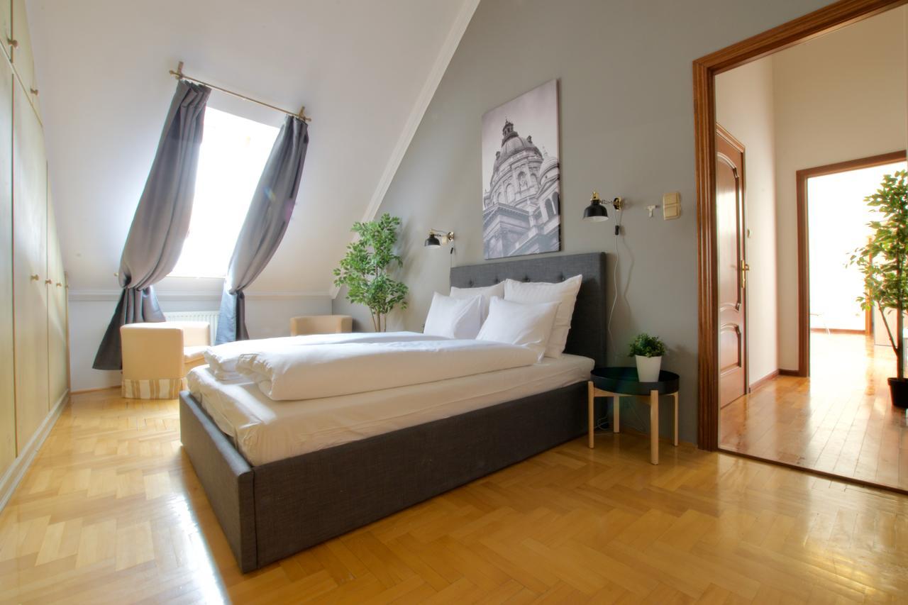 Standerd Apartment By Hi5 - Lovag Family Suites Budapešť Exteriér fotografie